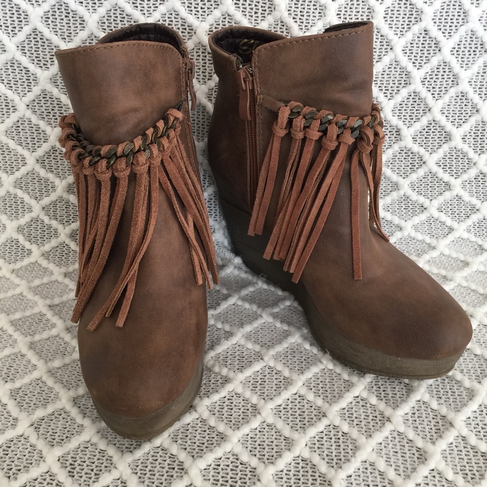 Sbicca vintage collection fringe booties